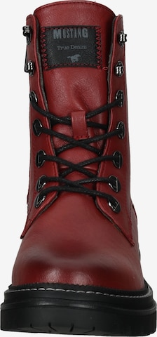 Bottines à lacets MUSTANG en rouge