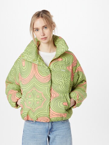 Obey Winterjas in Groen: voorkant