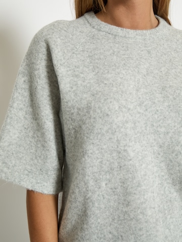 Peppercorn Pullover 'Kate' in Grau
