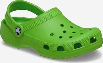 Crocs Avonaiset kengät 'Classic' värissä vihreä: etupuoli