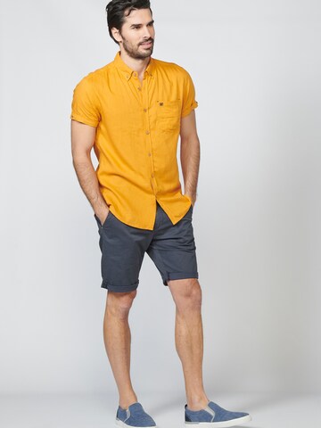 KOROSHI - Ajuste regular Camisa en amarillo