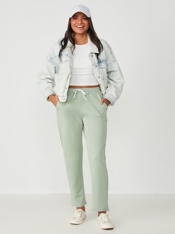 C&City Tapered Trousers in Green