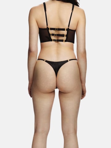 EKCENTRIK String in Black