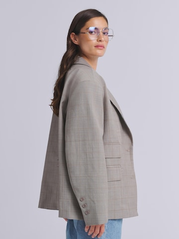 AEMMI - Blazer en gris