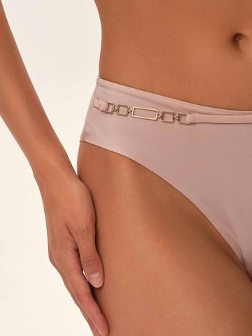 Panty 'Slip Olla, nahtlos, Streifenmuster, goldfarbene Details M' di ESOTIQ in beige