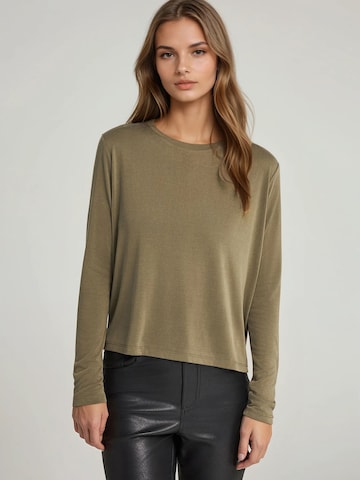 Tricou de la Funky Buddha pe verde: față