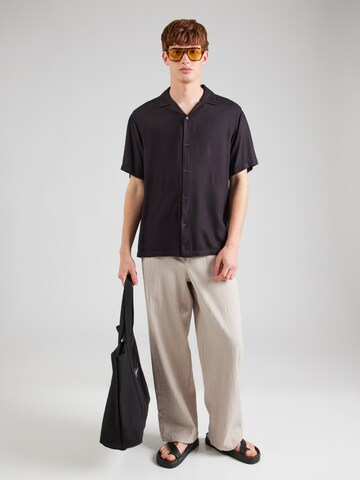 TOPMAN - Ajuste regular Camisa en negro