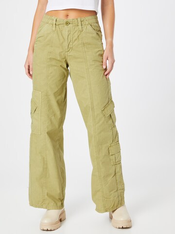 BDG Urban Outfitters Regular Карго панталон в зелено: отпред