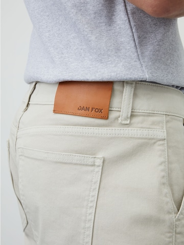 Regular Pantalon 'Jan' DAN FOX APPAREL en beige