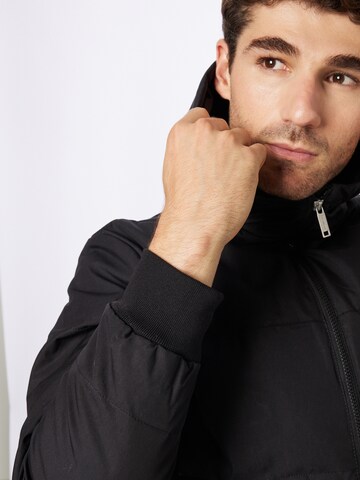 Wemoto Between-Season Jacket 'Soda' in Black