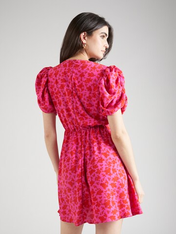 Rochie de la AX Paris pe roz