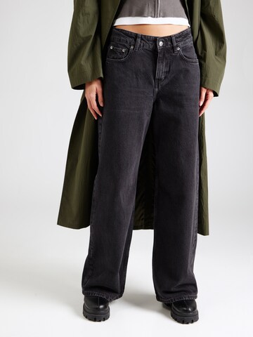 & Other Stories Wide leg Jeans in Black: front