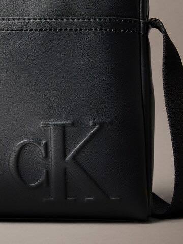 Geantă de umăr de la Calvin Klein pe negru