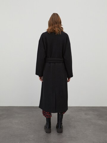 EDITED Between-seasons coat 'Una' in Black