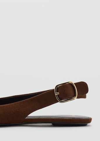 Ballerina con cinturino 'IRENE' di MANGO in marrone