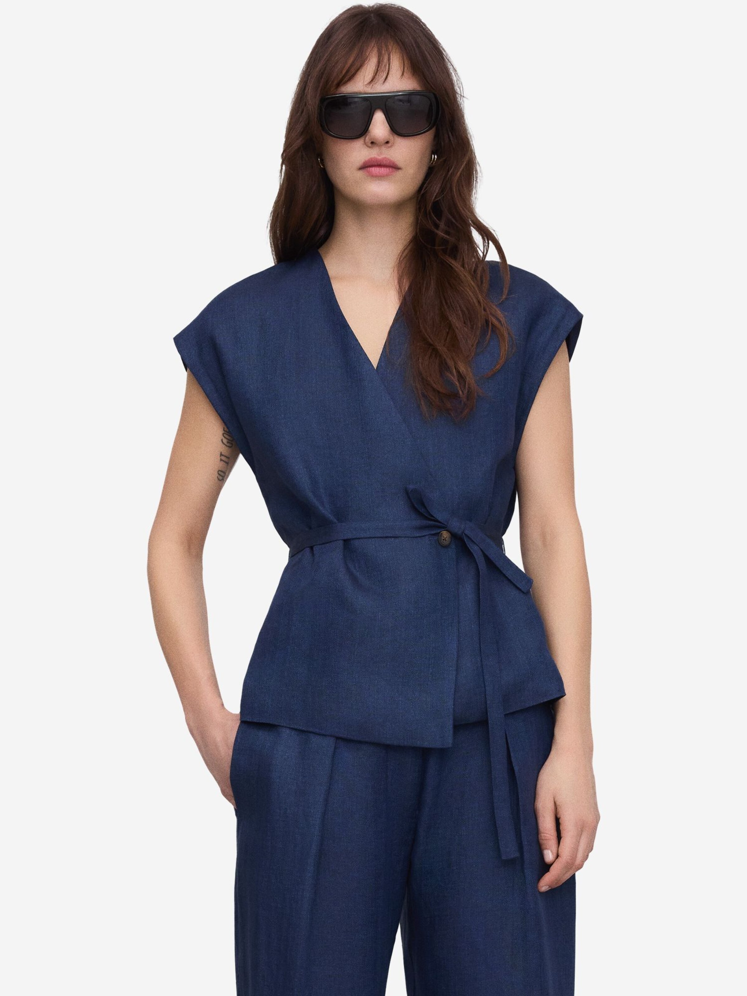 Adolfo Dominguez Top - Modrá: predná strana