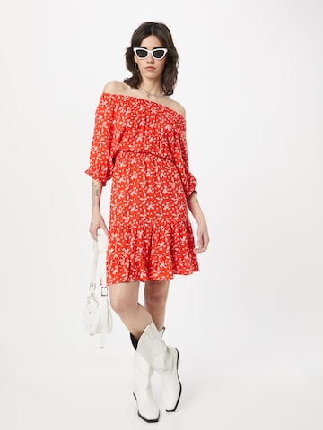 Robe 'JOELLA' b.young en rouge