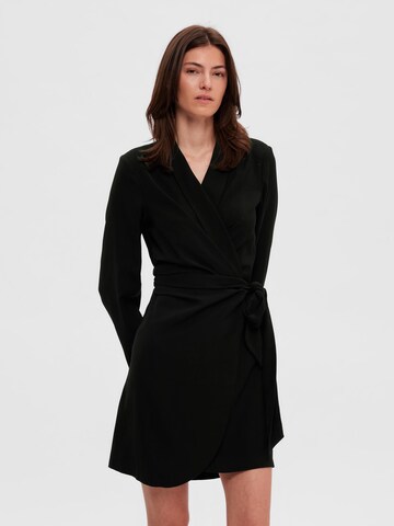 Robe 'Patricia' SELECTED FEMME en noir : devant