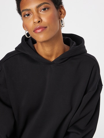 Urban Classics Sweatshirt in Black