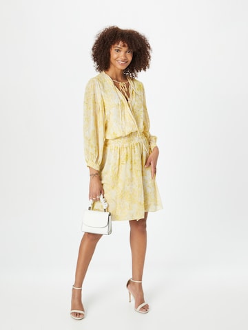 Robe PATRIZIA PEPE en jaune