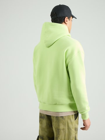 Bluză de molton de la naketano pe verde