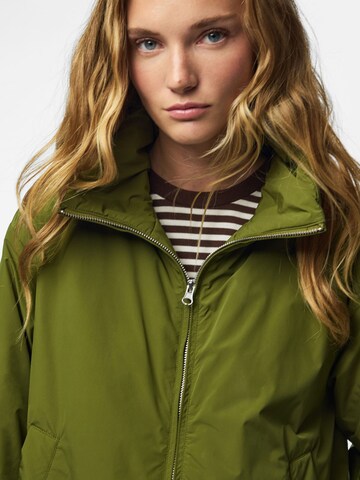 PIECES Between-season jacket in Green