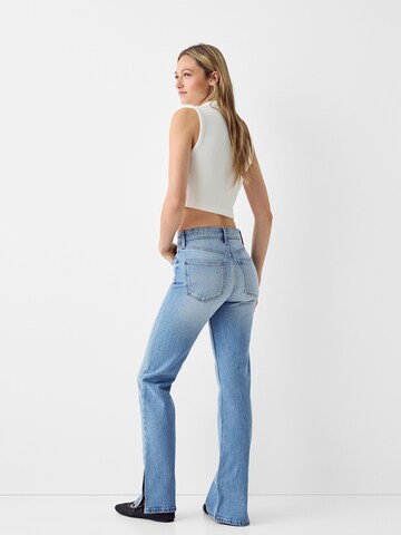 Regular Jeans de la Bershka pe albastru