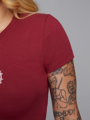 ABOUT YOU x Sharlota - Camiseta 'Caja' en rojo