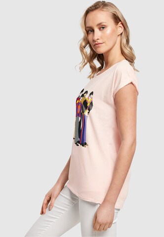 Merchcode T-Shirt 'Yellow Submarine - Group' in Pink
