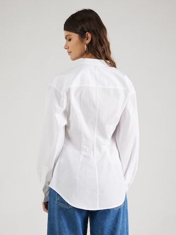 Calvin Klein - Blusa en blanco