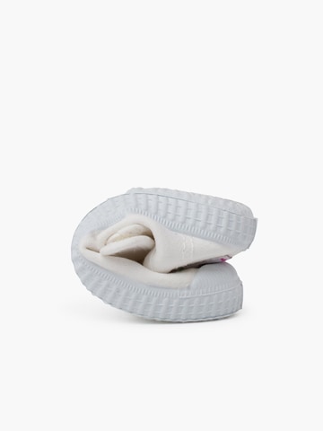 Pisamonas - Bailarina en blanco