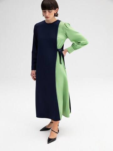 Robe Touche Prive en bleu