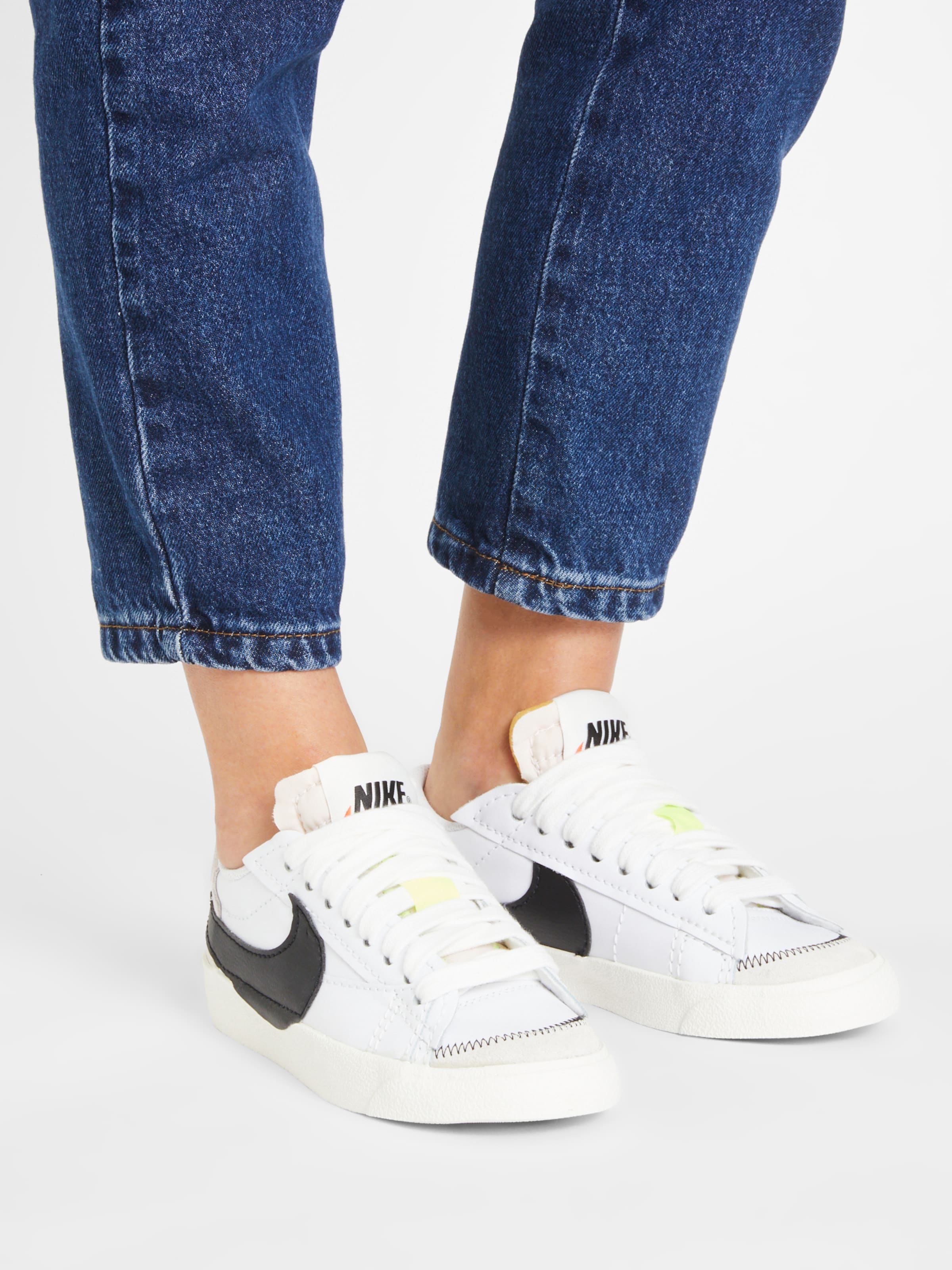wmns nike blazer low le