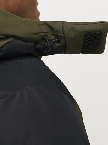 Veste d’hiver 'JCOAero' JACK & JONES en vert