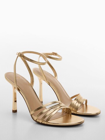 MANGO Sandalen met riem in Goud