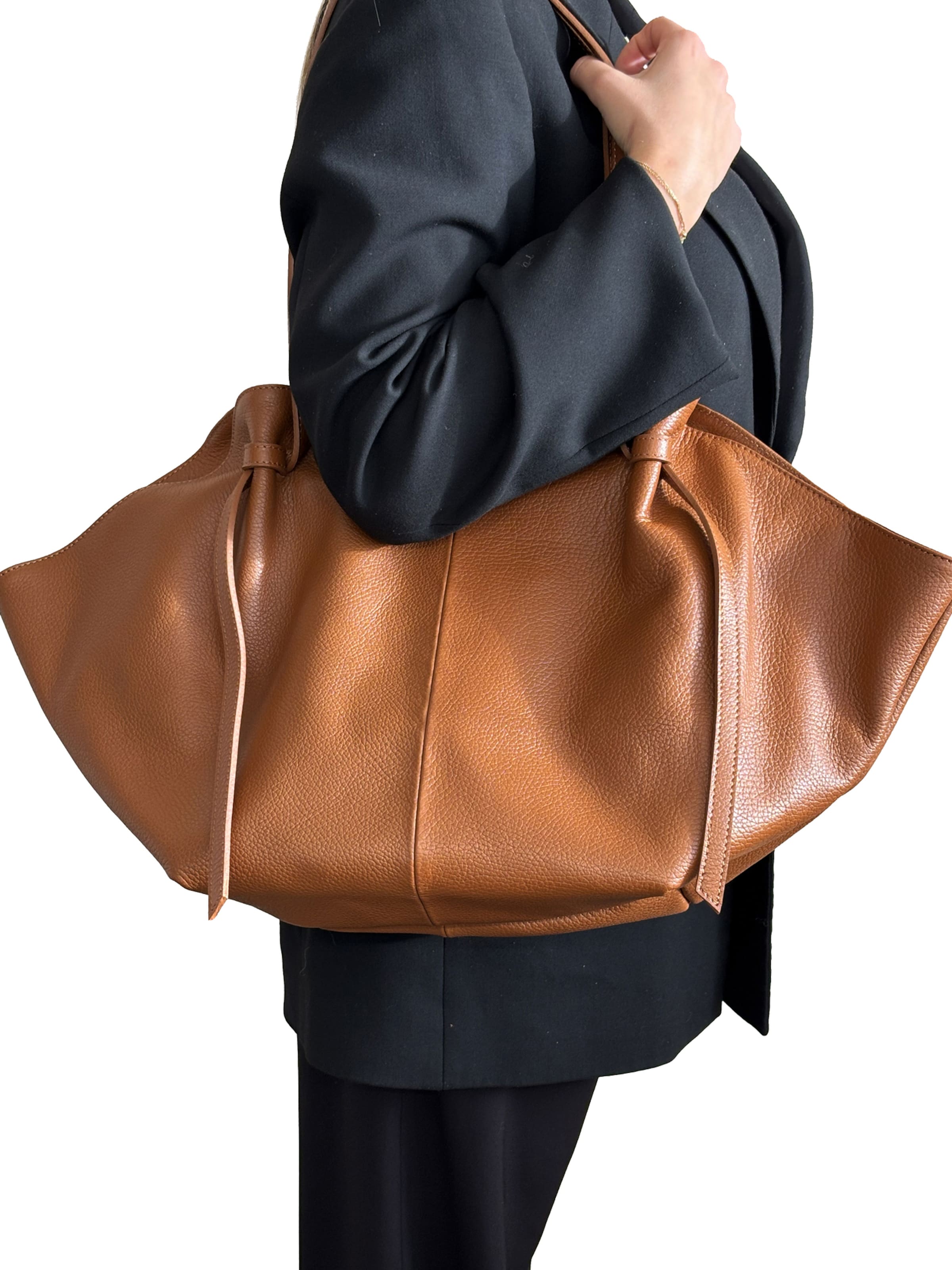 CHICCA BORSE Handtas in Bruin: voorkant