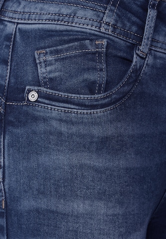 STREET ONE Slimfit Jeans 'Free To Move' in Blauw
