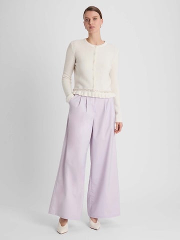 Cardigan 'Kate' GUIDO MARIA KRETSCHMER FOR BRIDGERTON en blanc