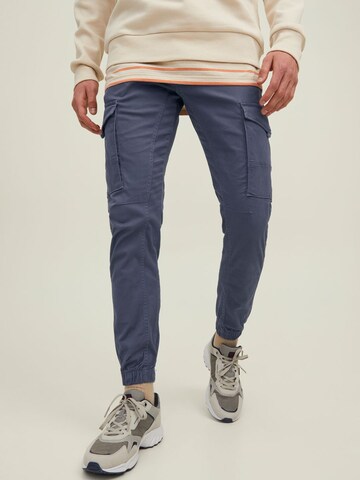 Tapered Pantaloni cargo 'Paul' di JACK & JONES in blu: frontale