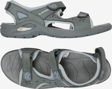 LOWA Sandalen 42 in Grau: Vorderseite