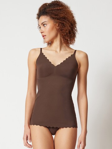 Regular Maillot de corps 'Micro Lovers' Skiny en marron : devant