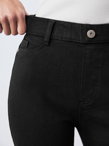 Next Skinny Farkut värissä musta