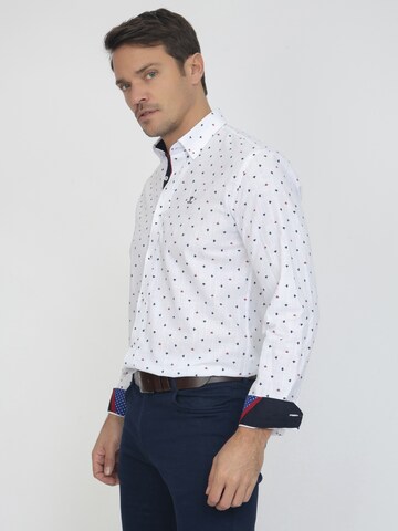 Coupe regular Chemise 'Krakow' Sir Raymond Tailor en blanc