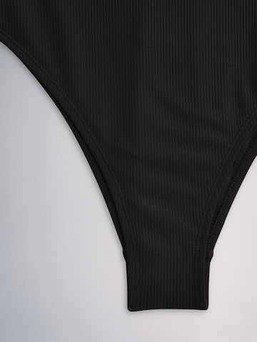 The Set Bustier Badpak in Groen