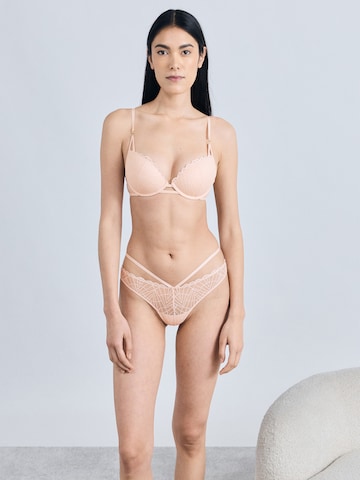 TRIUMPHPush-up Grudnjak 'That Night In Vegas' - bijela boja