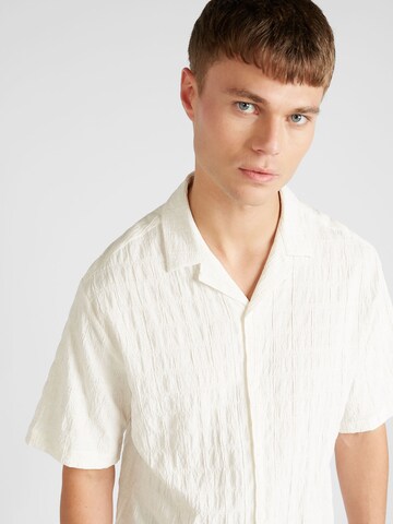 TOPMAN Comfort fit Button Up Shirt in Beige