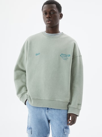 Pull&Bear Sweatshirt in Grün: predná strana