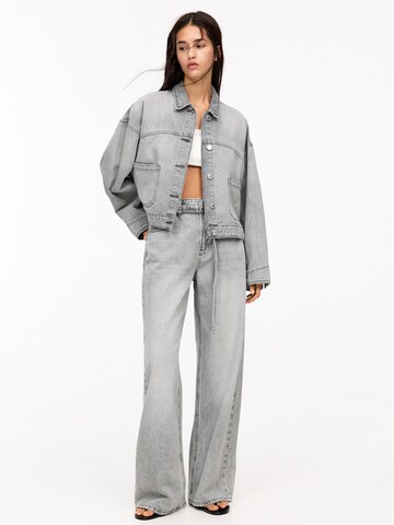 Veste mi-saison Pull&Bear en gris : devant
