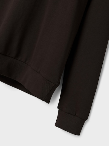 LMTD - Sudadera 'NKNNizu' en marrón