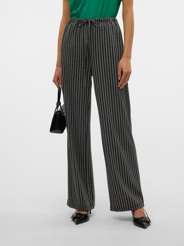VERO MODA Loose fit Trousers 'VMDICTE' in Black: front